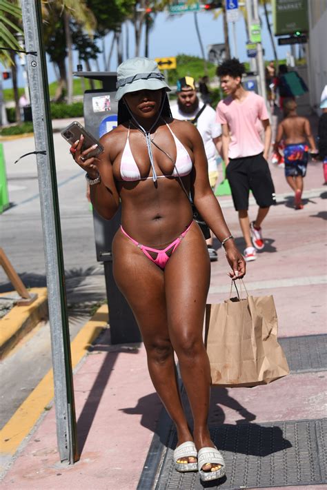 Miami Beach Bikini Babes Ignore Mayors Order To Wear Facemasks As