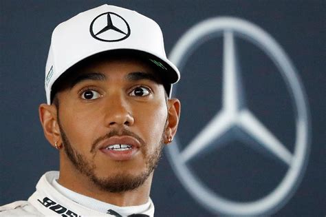 Since 2016, angela is also the performance coach and physiotherapist of british formula one champion lewis hamilton. Formel 1 startet Tests: Alle jagen Lewis Hamilton - n-tv.de