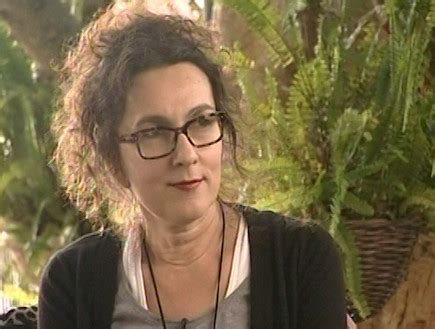 אנו מזמינים אתכם להצטרף אל עמוד הפייסבוק בכל מה שרלוונטי וחם. מדחום | אגם רודברג חמה, הטלוויזיה מתחממת וענבר לביא לוהטת