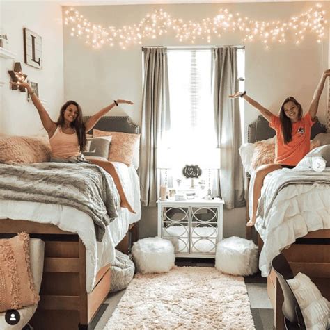 24 Photos Of Insanely Beautiful And Organized Dorm Rooms By Sophia Lee Dorm Room Inspiration