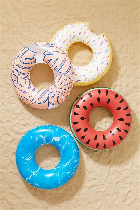 Uo exclusive donut pool float