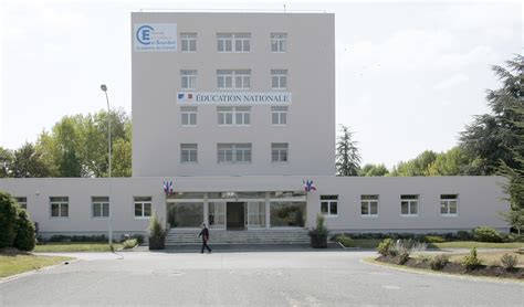 Inauguration de l'internat d'excellence en présence de luc chatel, de valérie pécresse, de fadela amara et christian jacob. Premier jour en uniforme à l'internat d'excellence de ...