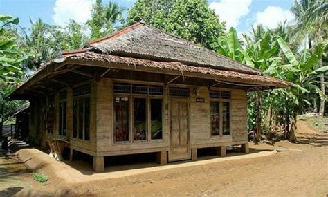 Setelah selesai berkeliling, biasanya sebelum pulang ke rumah, beberapa orang mencari baju lebaran. 10 Gambar Kampung Kuta Ciamis, Lokasi Alamat + Kebudayaan ...