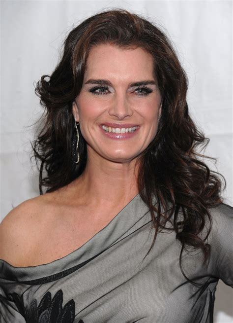 What Happened To Brooke Shields Femur And Is She Ok