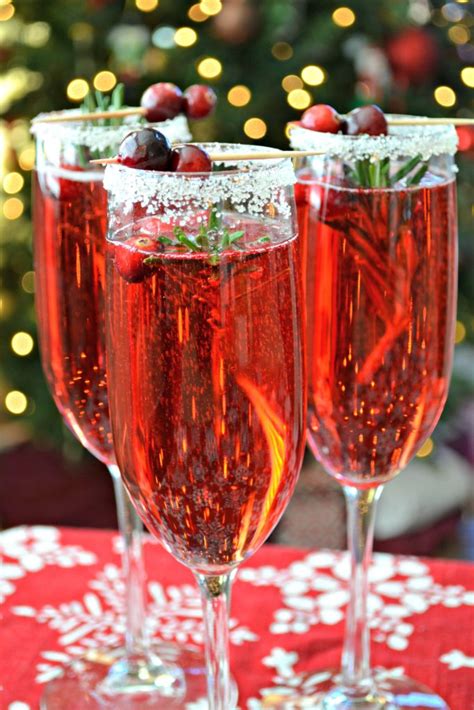 These fabulous drinks and cocktail recipes will make your 2020 new year's eve party a delicious you can't countdown to new year's without a drink in your hand. Festive Holiday Drinks - Cranberry Mimosas