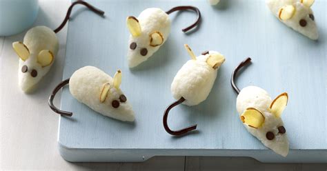 Christ mice candies / 43 easy christmas candy recipes food network canada : Coconut Christmas Mice | Recipe | Christmas baking cookies, Christmas mice recipe, Christmas mouse
