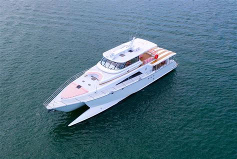 Luxury Charter Boats | Gold Coast | Exclusive Getaway