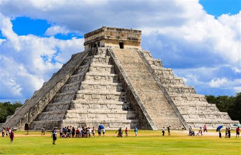 7 Of The Most Famous Monuments In Mexico