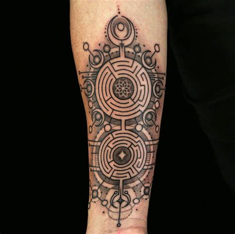 Maze Tattoo By Daniel Silva Maze Tattoo Gold Tattoo Ink Ink Master