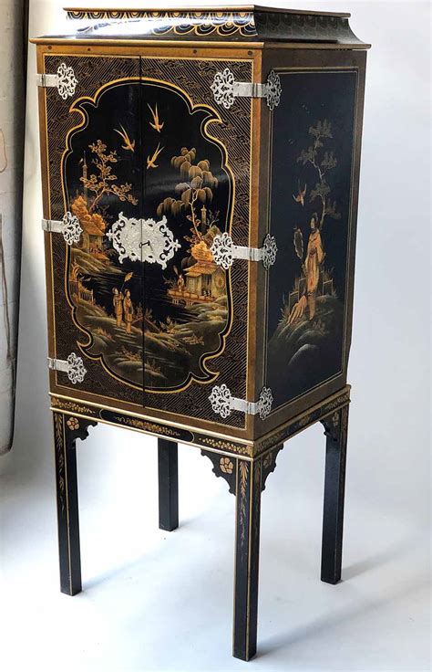 Chinoiserie Cabinet 18th Century Style Black Lacquered And Gilt