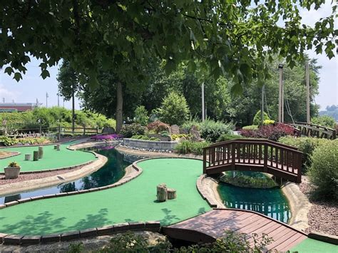Summer Isnt Over Yet 9 Best Miniature Golf Courses In