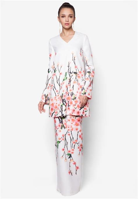 Free delivery above rm99 cash on delivery 30 days free return. Kandi Kurung from Rizalman for Zalora in white and pink_1 ...