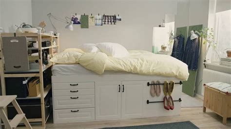 Generell gilt, dass der kleinste raum der wohnung oftmals als schlafzimmer auserwählt wird. Ikea Quadratmeterchallenge Winziges Schlafzimmer Für Zwei ...