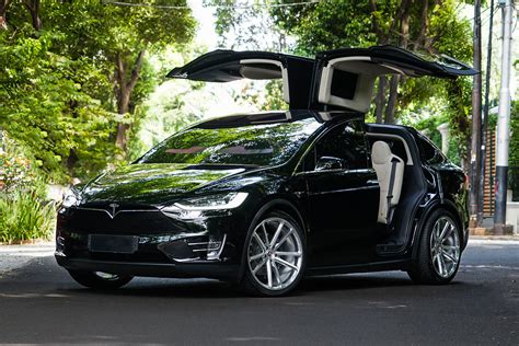 Permaisuri Tesla Model X With Its Distinguished Falcon Doors On