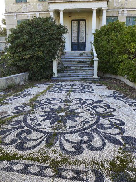 Pot, soil, cardboard, sand, cement, pebbles. 30+ Pebble Garden Designs, Decorating Ideas | Design ...