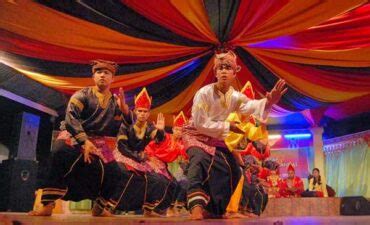 Contoh Teater Tradisional Di Indonesia Lengkap Dengan Gambar