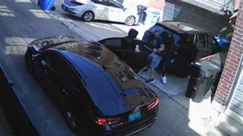 chicago police ordered to let suspect vehicle get away after caught on camera gunpoint robbery