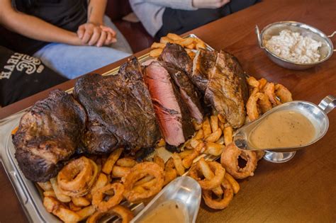 Pub Serves Up Biggest Steak In The Uk Weighing 220oz And Measuring 2ft Long Swns