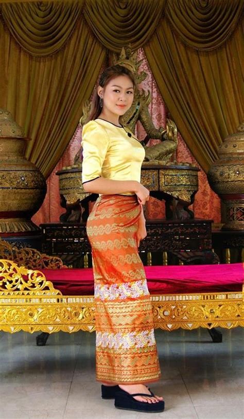 Pin By Khanh An On Myanmar Traditional Dress ผ้าถุง Burmese Asian