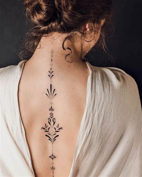 54 Gorgeous Spine Tattoos For Women Our Mindful Life Spine Tattoos