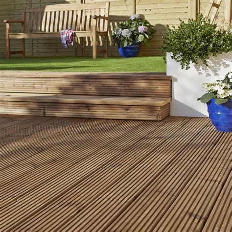 Be Creative By Making Out Your Own Custom Deck Through Decking Ideas