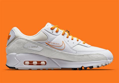 Brande Link The Latest Nike Air Max 90 First Use Features Sparse