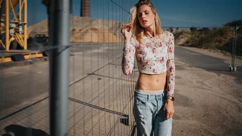Download Wallpaper Girl Photo Photographer Model Jeans Blonde Top