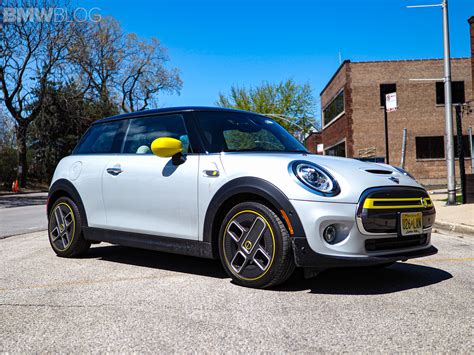 Our Video Review Of The 2020 Mini Cooper Se Electric Hatchback