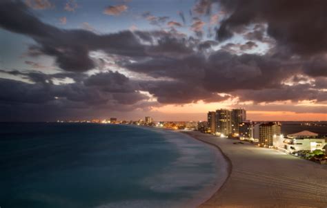 Nightlife Sunset Sea Beach Hotel District Lights Cancun Mexico Stock