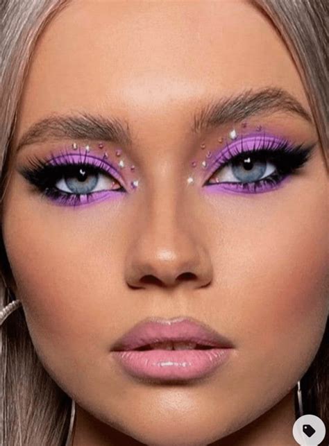 Cutest Crystal Eye Makeup Ideas To Copy Rhinestone Eye Makeup Trend In
