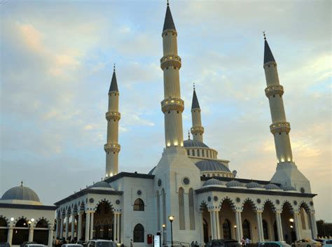 The history of all nations put together does not contain even a part of what his life contained of noble conduct, glory, sincerity, jihad, and calling others for the sake of allah. Masjid Al-Farooq Omar Bin Al-Khattab, Dubai, Uni Emirat ...