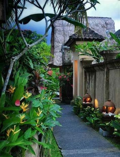 40 Beautiful Balinese Gardening Ideas For Backyard