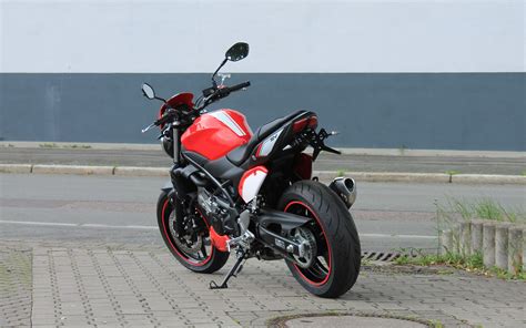 It is more popular with a more metropolitan crowd. Details zum Custom-Bike Suzuki SV 650 des Händlers Triumph ...