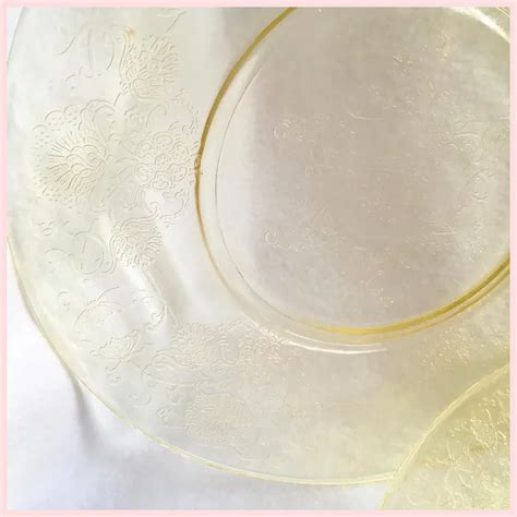 Florentine Poppy No 2 Yellow Depression Glass Dinner Plate Hazel Atlas