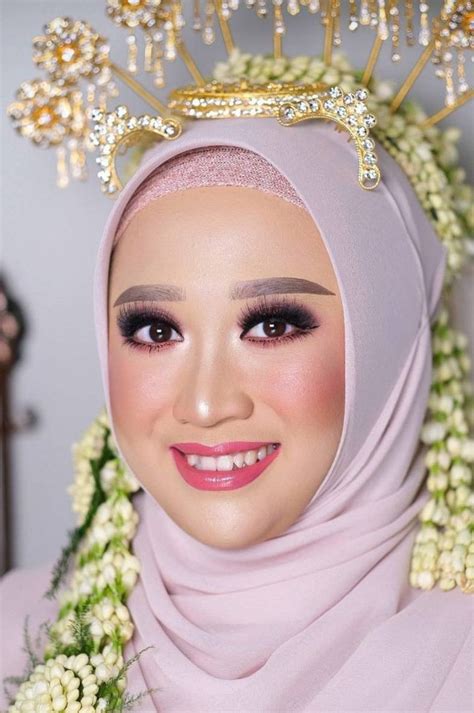 7 Potret Cantik Putri Istri Fathur Ugm Pada Momen Pernikahannya Gambaran