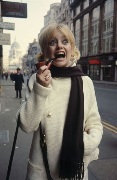 Vintage Goldie Hawn Photos Funny Celebrity Photos