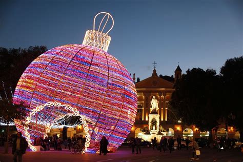 Christmas Decorations Around The World World Inside Pictures