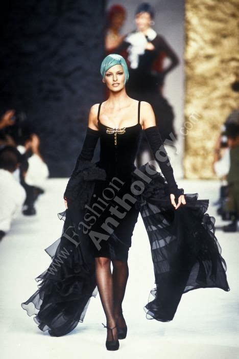 Linda Evangelista Chanel Haute Couture 1992 Chanel Runway Chanel