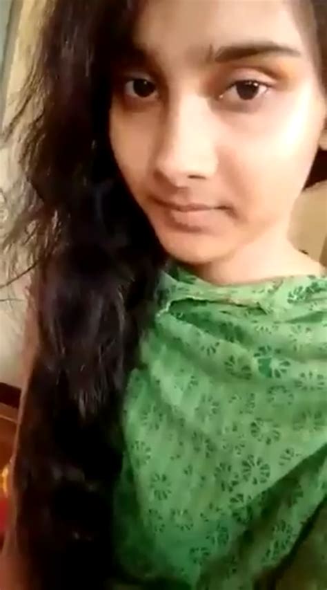 Cute And Hot Desi Girl Boobs And Fingering Video