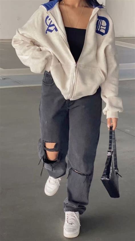 Streetwear Outfit Baggy Straight Ripped Jeans Oversized Zip Up