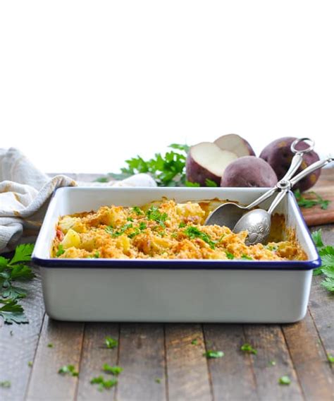 This is an excellent option if the this recipe will be appreciated by those who monitor their diet. Dump-and-Bake Cheesy Ham and Potato Casserole - The Seasoned Mom