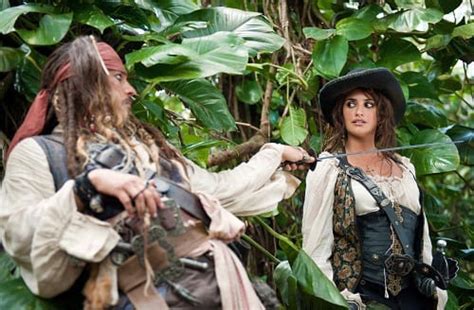 penelope cruz and johnny depp in pirates of the caribbean on stranger tides movie fanatic