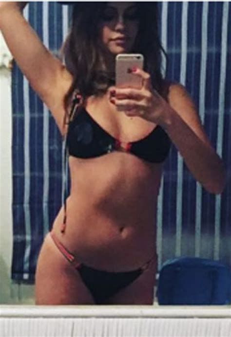 Selena Gomez Shows Off Amazing Body In Sexy Bikini Photo Shoot Selfe