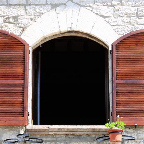 model jendela minimalis  buat rumah lebih bergaya rumah syariah kpr