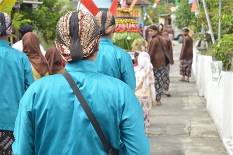 10 Kebiasaan Unik Orang Jawa Yang Bikin Kagum Kabar Wisata