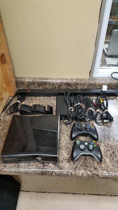 Microsoft Xbox 360 Glossy Black S Console 250gb Model 1439 Very Good