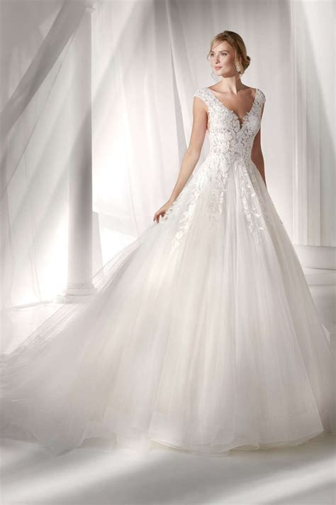 Acquista abiti da sposa semplici da spiaggia corti con maniche uk online. 10/53 - Passaro Sposa