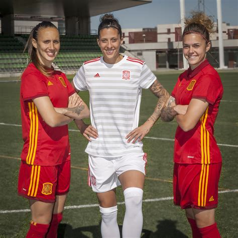 Fútbol Femenino Adidas Y La Rfef Presentarán La Nueva Camiseta De La Selección Femenina