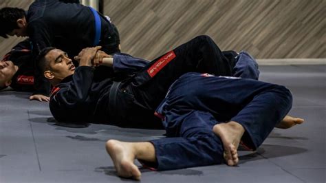 Heres How To Perfect The Armbar In Bjj Evolve Daily