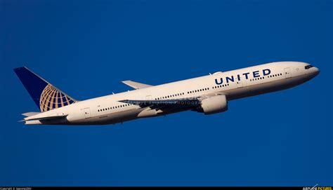 N224ua United Airlines Boeing 777 200 At London Heathrow Photo Id